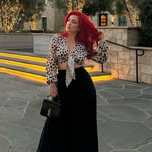 Meet your Posher, Monique